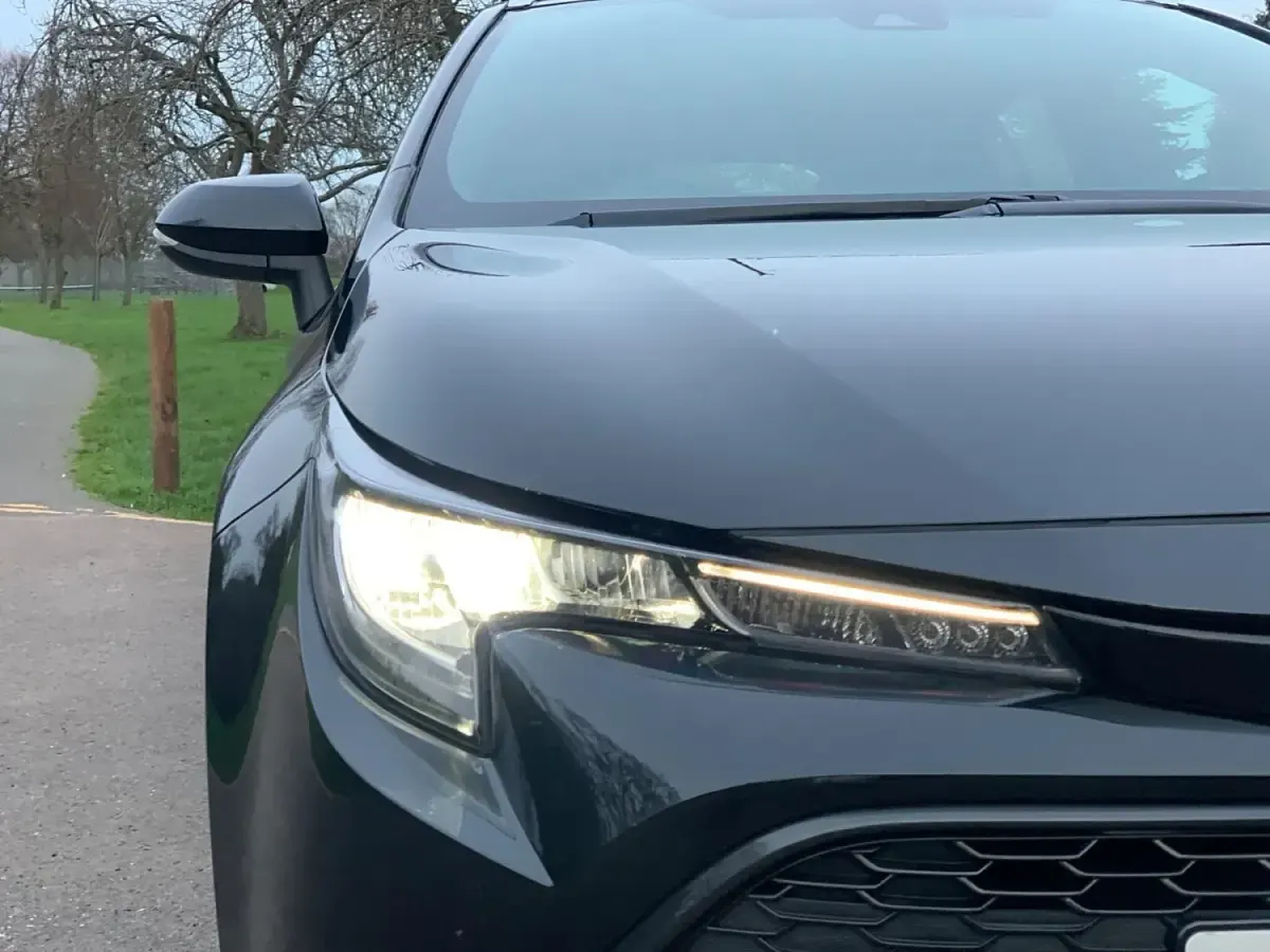 Begagnad Toyota Corolla 2022 Svart Kombi