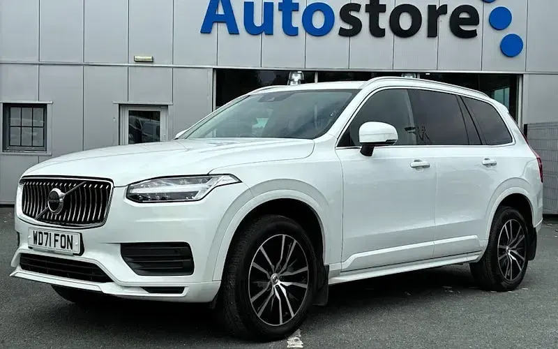 Used Volvo XC90 Momentum 235 HP (172 kW) 2021 SUV