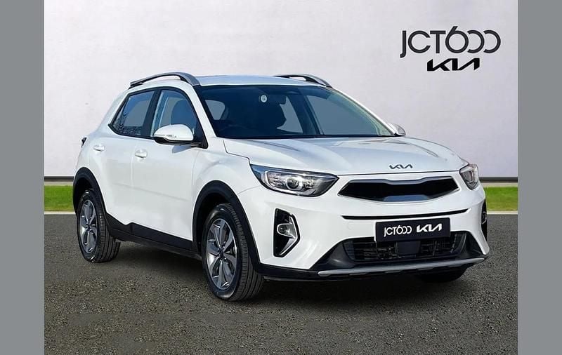 Used Kia Stonic 99 HP (72 kW) 2023 White SUV