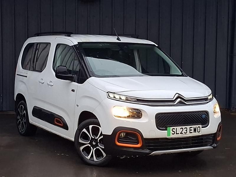Used Citroën Berlingo XTR 100 kW (136 HP) 2023 White MPV