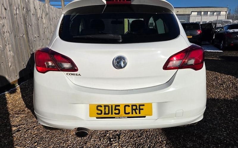 Used Vauxhall Corsa Edition 69 HP (50 kW) 2015 White Hatchback