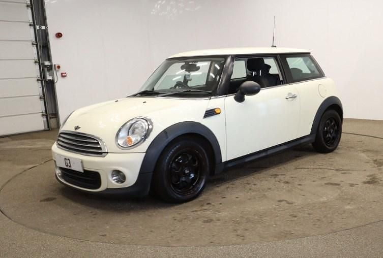 White Used 2011 Mini ONE Hatch Hatchback | £1,895 (Good price) - Image 1/2