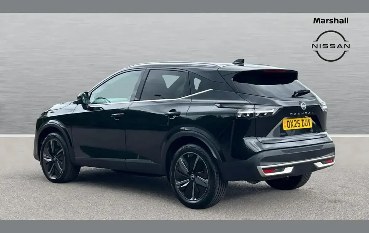 Used Nissan Qashqai Tekna 138 HP (101 kW) 2025 Black SUV