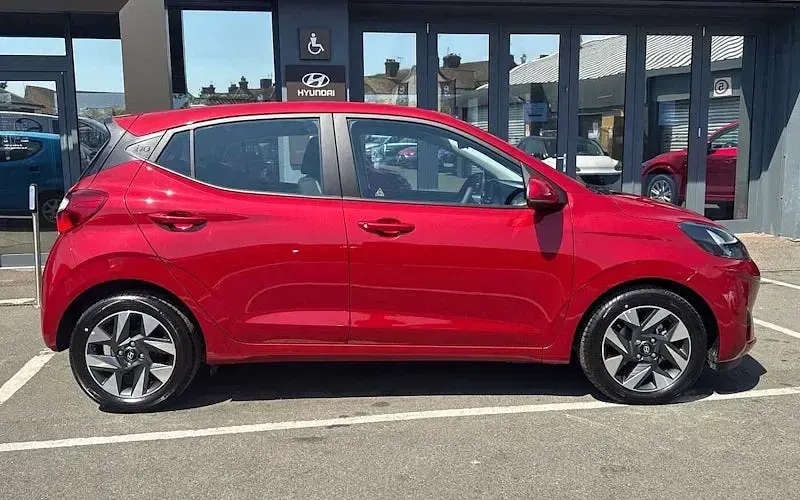 New Hyundai i10 Advanced 63 HP (46 kW) 2026 Red Hatchback