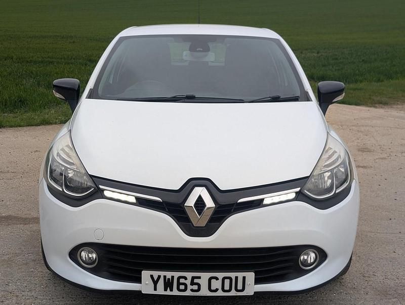 Used Renault Clio IV Dynamique 2016 White Hatchback