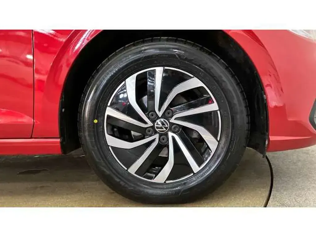 Used VW Polo Life 95 HP (69 kW) 2022 Red Hatchback