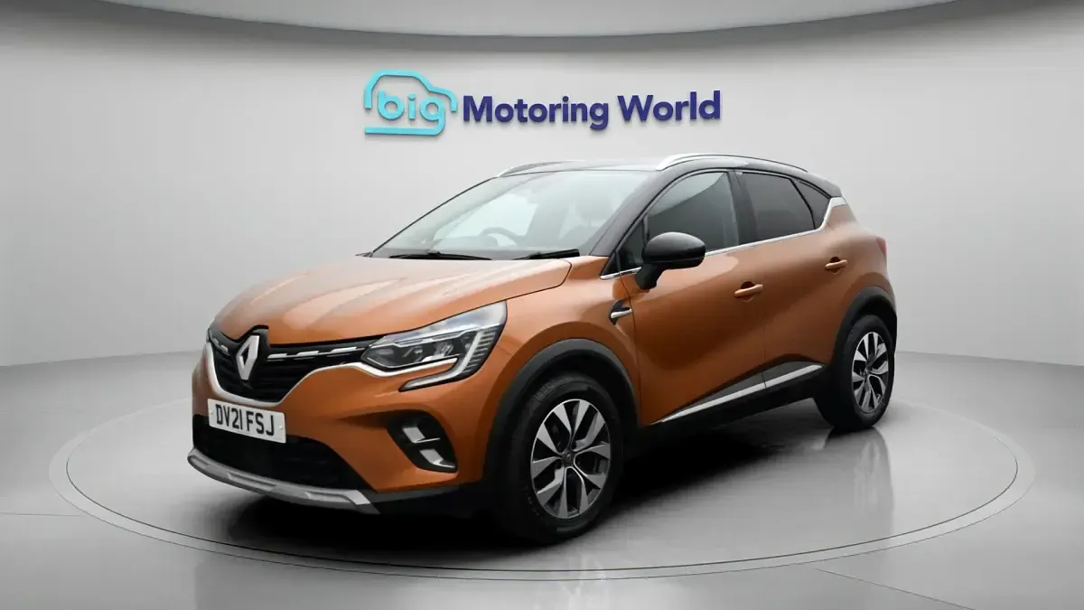 Used Renault Captur Version S 91 HP (66 kW) 2021 Orange/black SUV