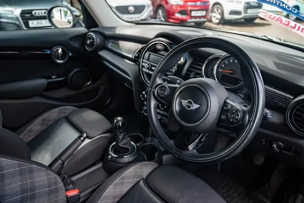 Used Mini Cooper S Hatch 189 HP (139 kW) 2016 Black Hatchback