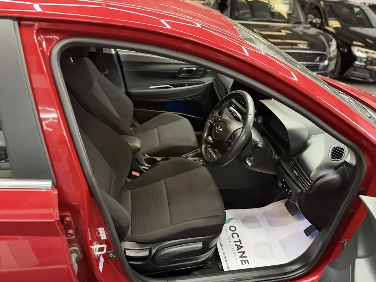 Used Hyundai i20 Premium 100 HP (73 kW) 2021 Red Hatchback