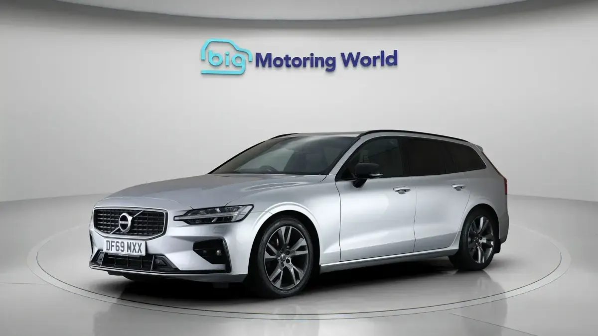 Usado Volvo V60 R-Design 148 HP (108 kW) 2020 Prateado Carrinha
