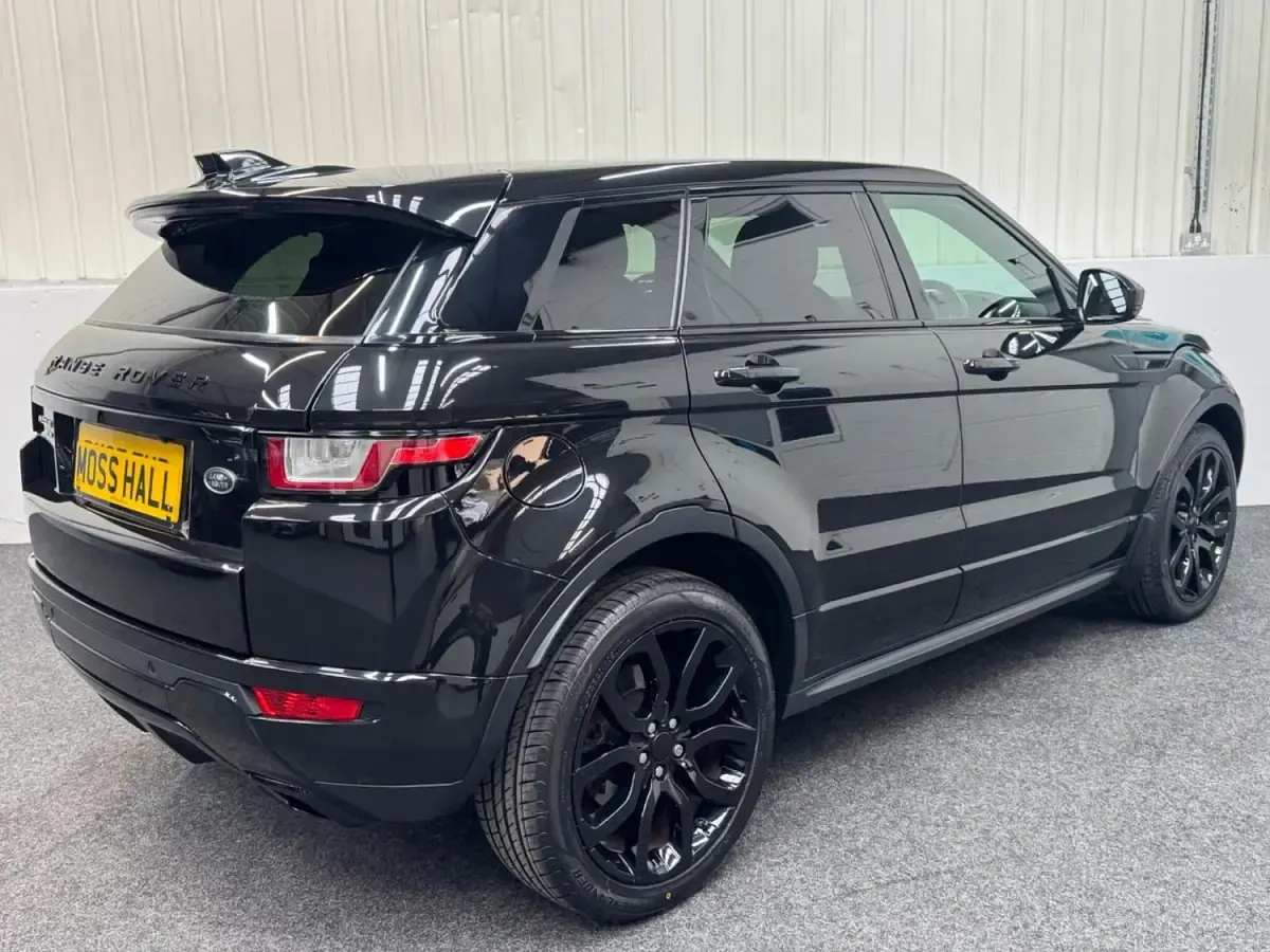 Używany Land Rover Range Rover evoque HSE Dynamic 2018 Czarny Kombi