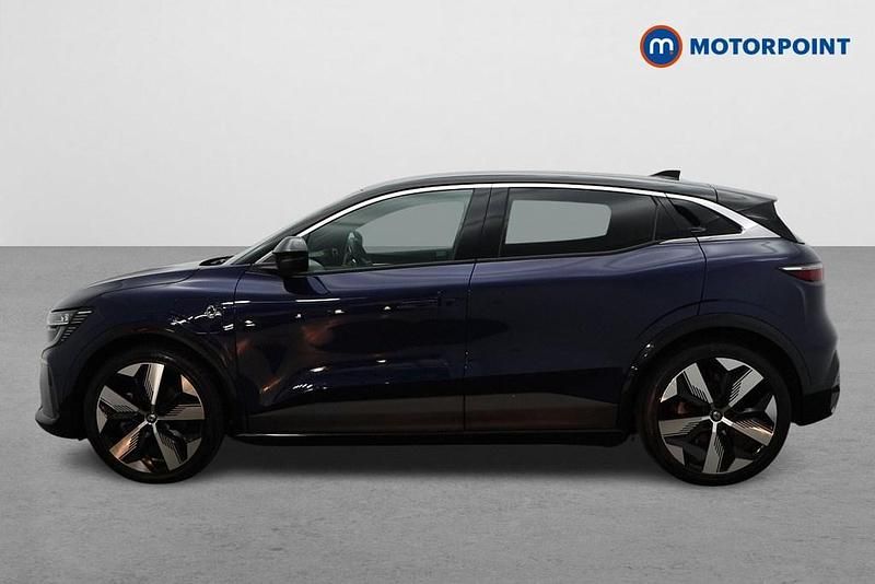 Used Renault Megane E-Tech Komfort 160 kW (218 HP) 2024 Blue/black Hatchback