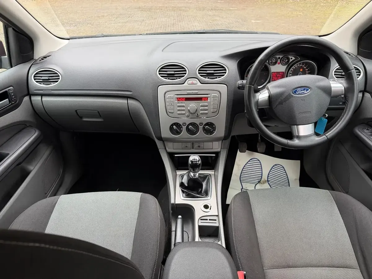 Used Ford Focus Zetec 136 HP (100 kW) 2008 Red Estate