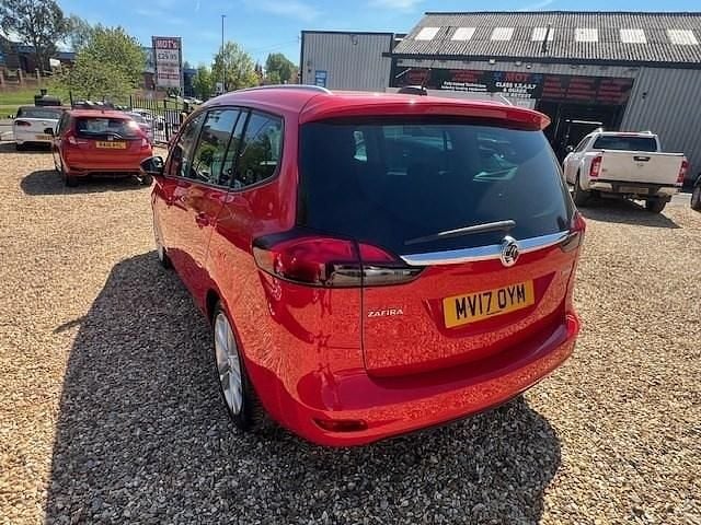 Used Vauxhall Zafira SRi 140 HP (102 kW) 2017 Red MPV