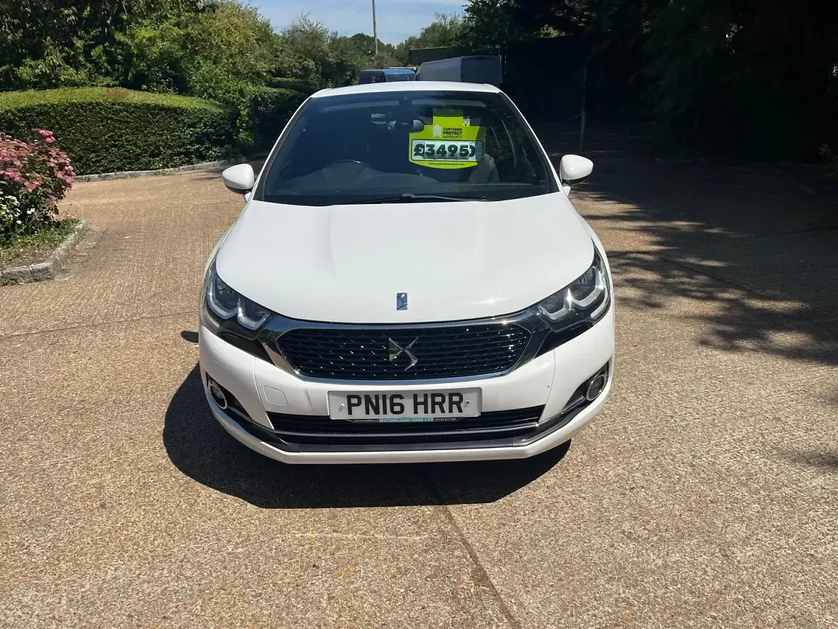 Used DS Automobiles DS4 Elegance 120 HP (88 kW) 2016 White Hatchback