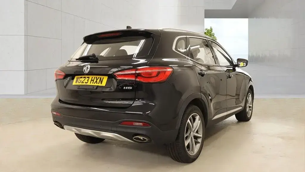 Used MG HS 162 HP (119 kW) 2023 Black SUV