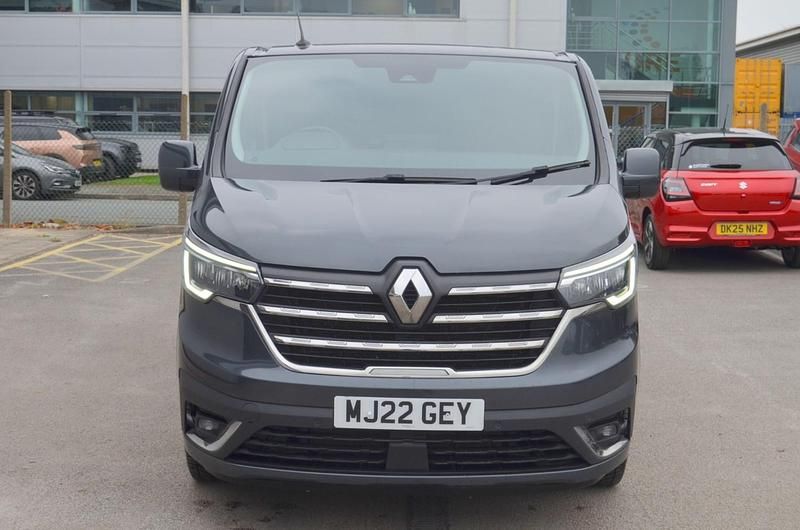 Używany Renault Trafic 2022 Szary Minivan