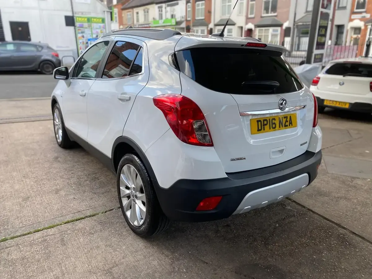 Used Vauxhall Mokka 140 HP (102 kW) 2016 White SUV