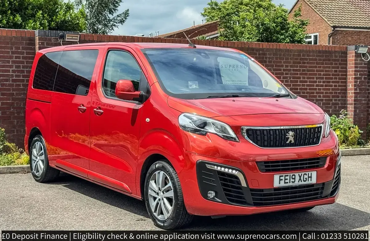 Used Peugeot Traveller Allure 180 HP (132 kW) 2019 Red MPV