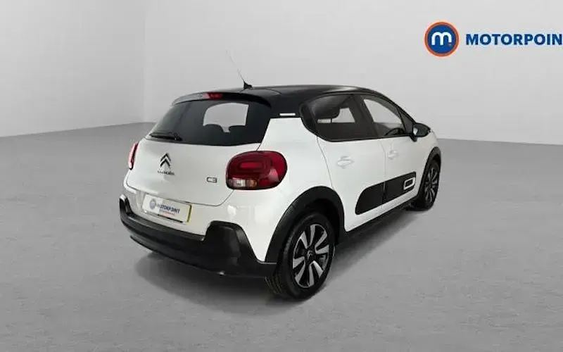 Used Citroën C3 PureTech 110 HP (80 kW) 2024 White Hatchback