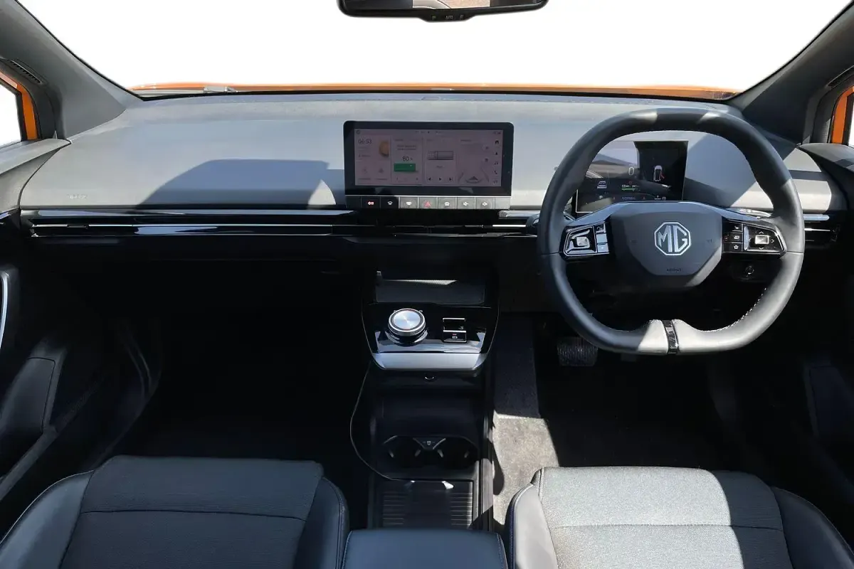 Used MG MG4 EV Trophy 150 kW (204 HP) 2023 Orange Hatchback