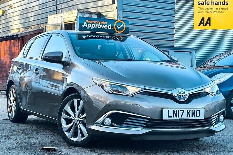 Used 2017 Toyota Auris Hybrid | £10,895 (Fair price) - Image 1/1