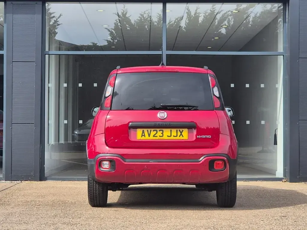 Używany Fiat Panda Red 70 KM (51 kW) 2023 Czerwony Hatchback