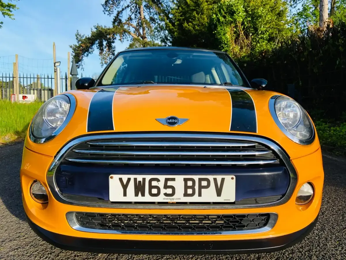 Usado Mini Cooper Hatch 2015 Laranja Citadino