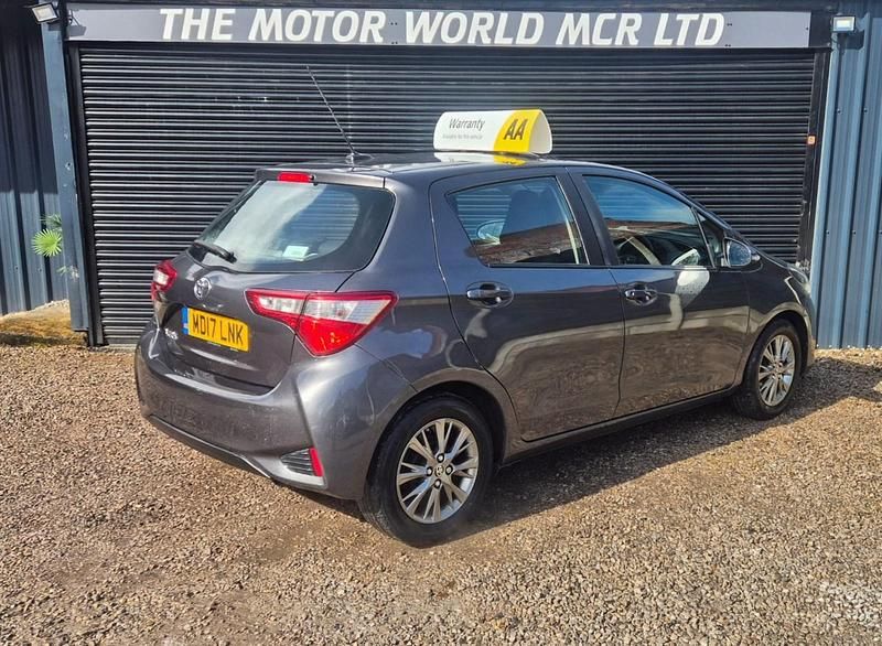 Used Toyota Yaris 111 HP (81 kW) 2017 Grey Hatchback