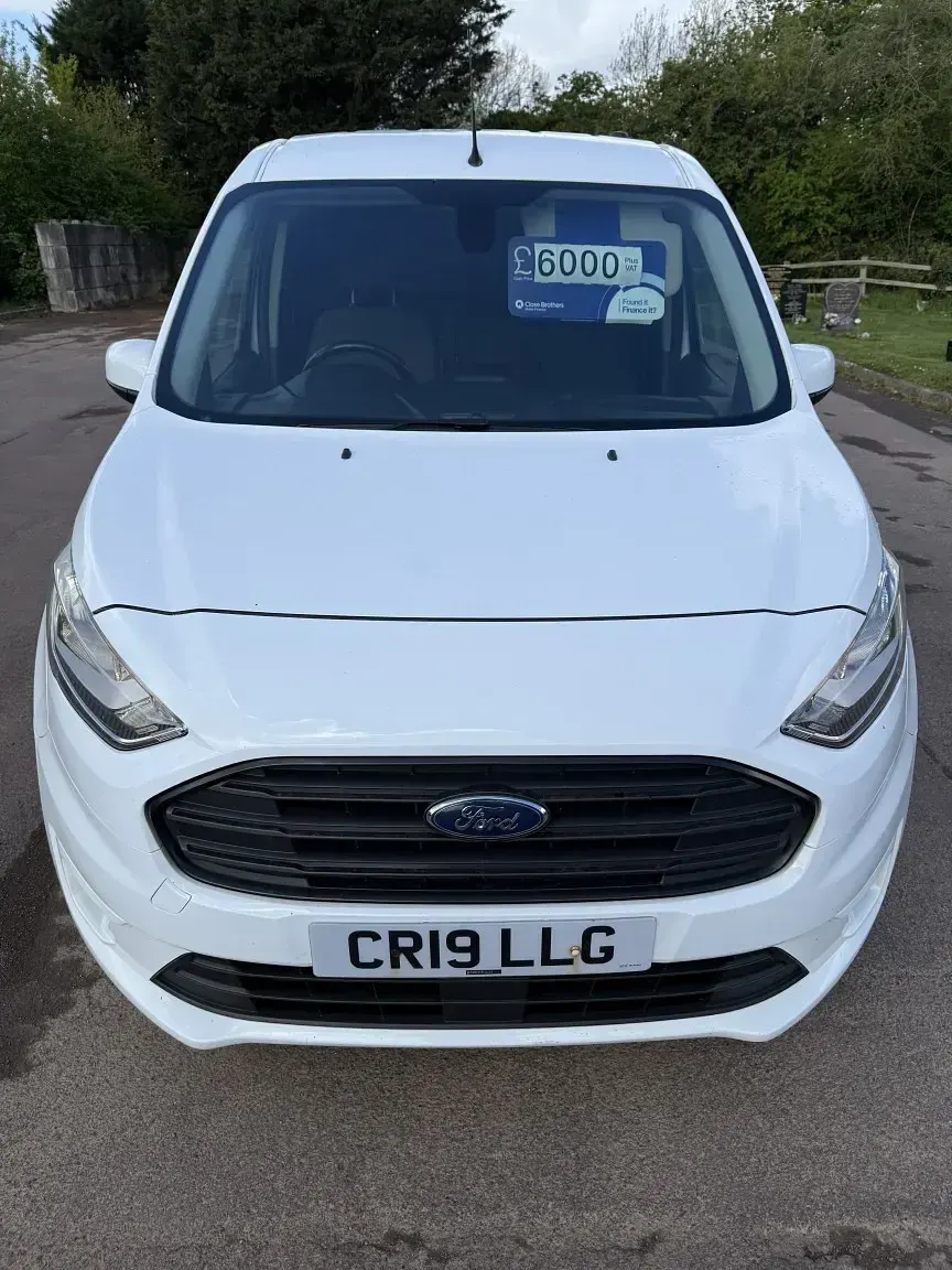 Used Ford Transit Connect Limited 120 HP (88 kW) 2019 White MPV