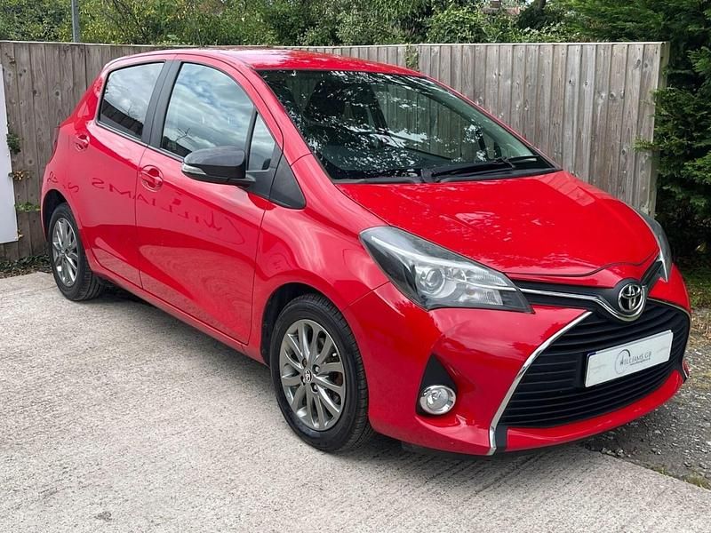 Red Used 2016 Toyota Yaris Hatchback | £8,500 (A bit pricey) - Image 1/4