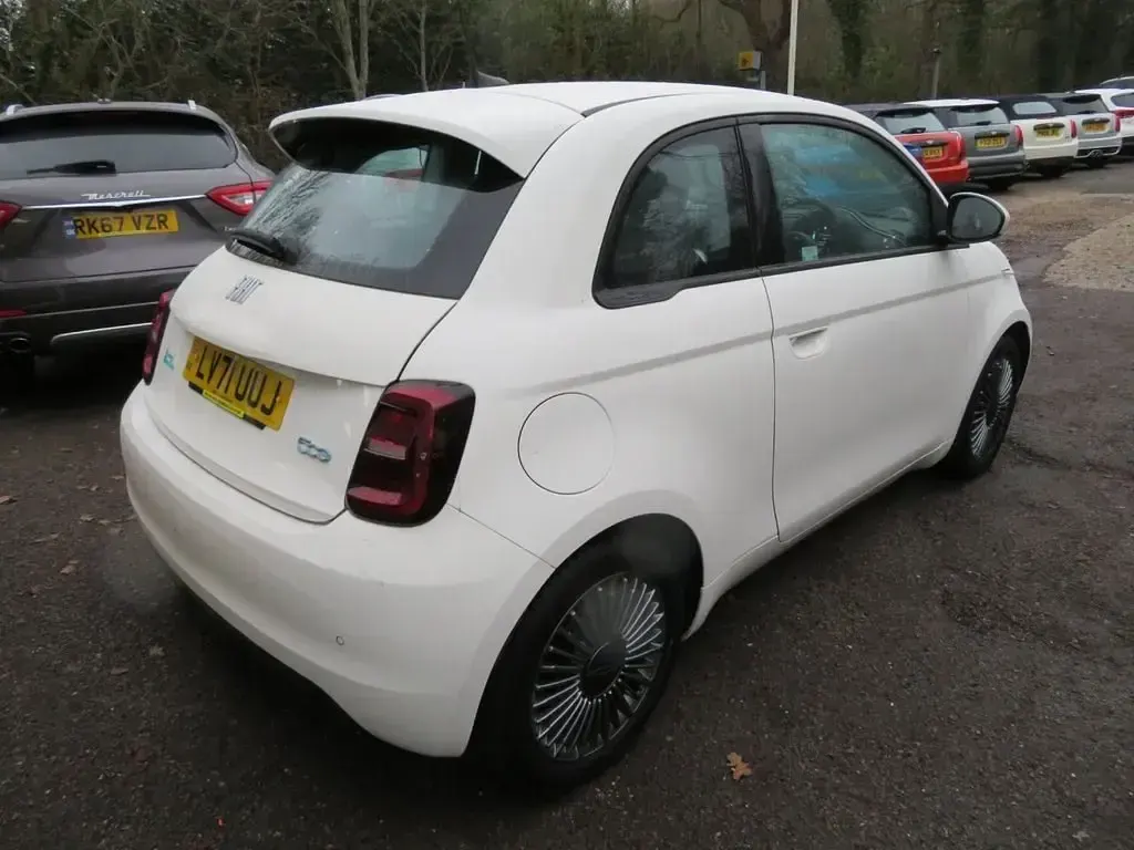 Second-hand Fiat 500e Icon 86 kW (118 CP) 2021 Alb Hatchback