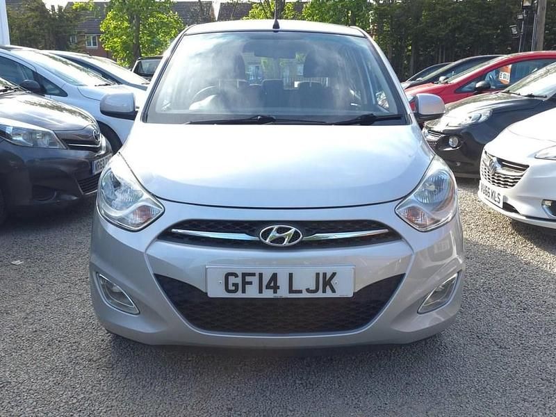 Used Hyundai i10 Active 83 HP (61 kW) 2014 Silver Hatchback