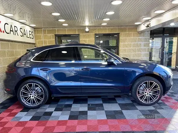 Used Porsche Macan S Diesel 255 HP (187 kW) 2015 Blue SUV