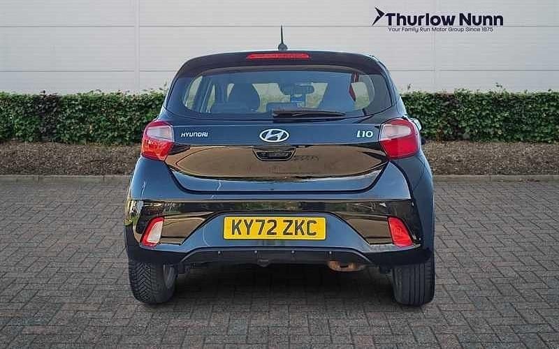 Used Hyundai i10 SE 84 HP (61 kW) 2022 Phantom black/black cloth Hatchback