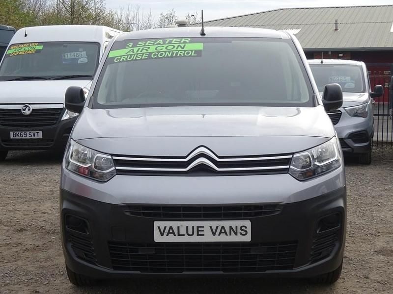 Used Citroën Berlingo 100 HP (73 kW) 2023 Grey MPV