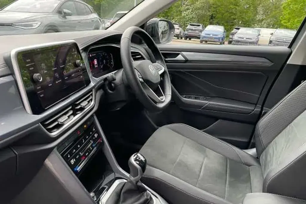 Used VW T-Roc Style 150 HP (110 kW) 2024 Grey SUV