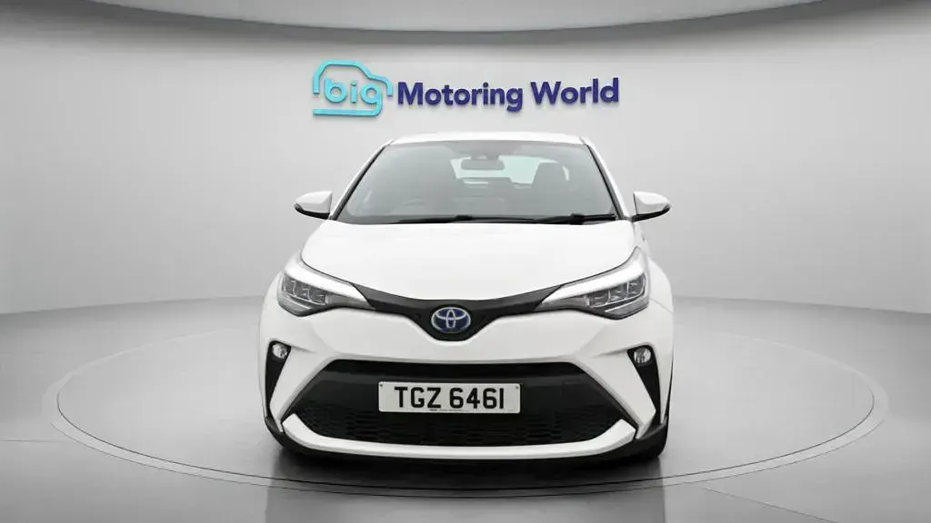 Used Toyota C-HR 122 HP (89 kW) 2021 White SUV