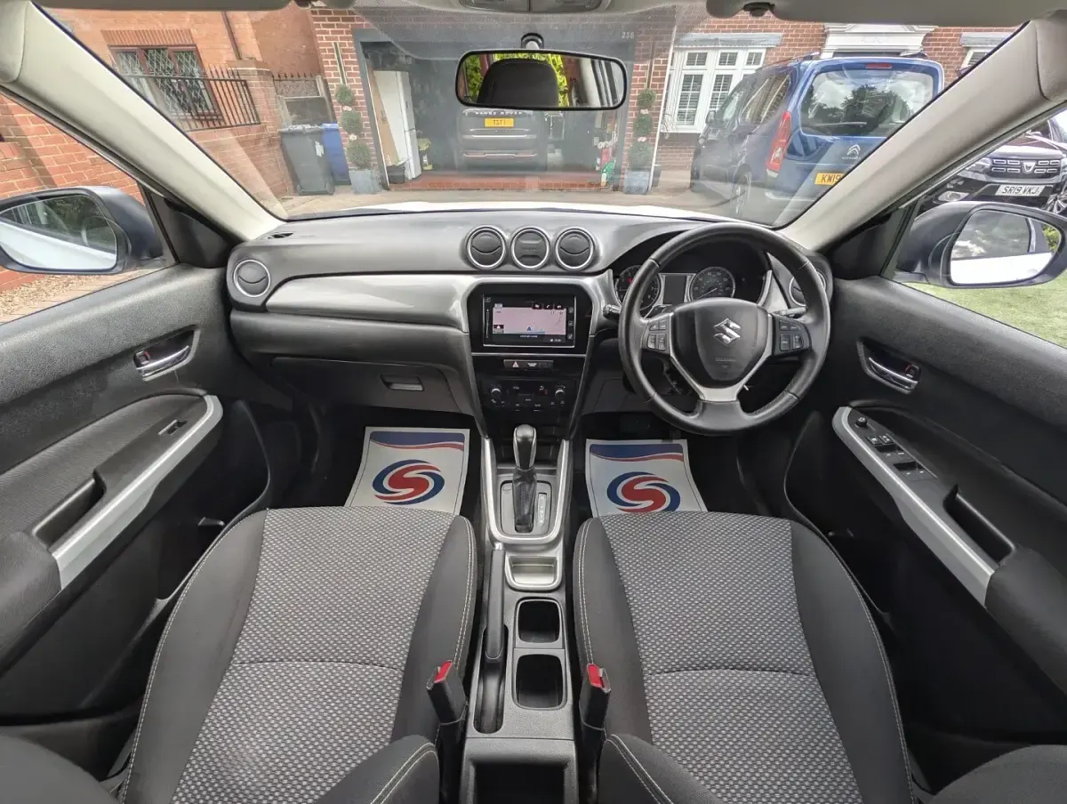Used Suzuki Vitara SZ-T 120 HP (88 kW) 2017 Superior white SUV