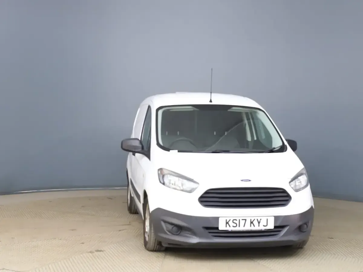 Used Ford Transit Courier 95 HP (69 kW) 2017 White Van