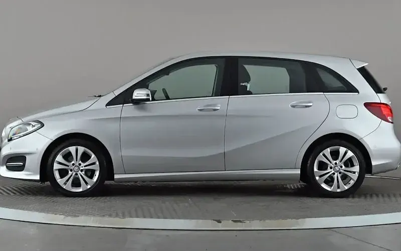 Used Mercedes B200 Executive 136 HP (100 kW) 2017 Silver Hatchback