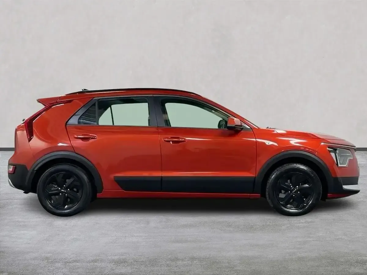 Used Kia Niro 2023 Orange SUV