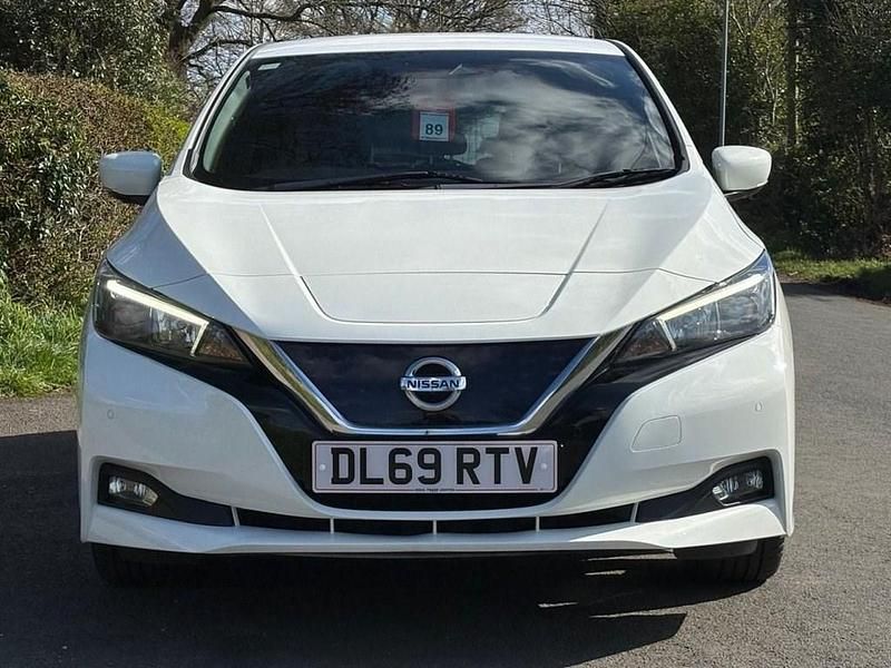 Used Nissan Leaf N-Connecta 110 kW (150 HP) 2019 White Hatchback