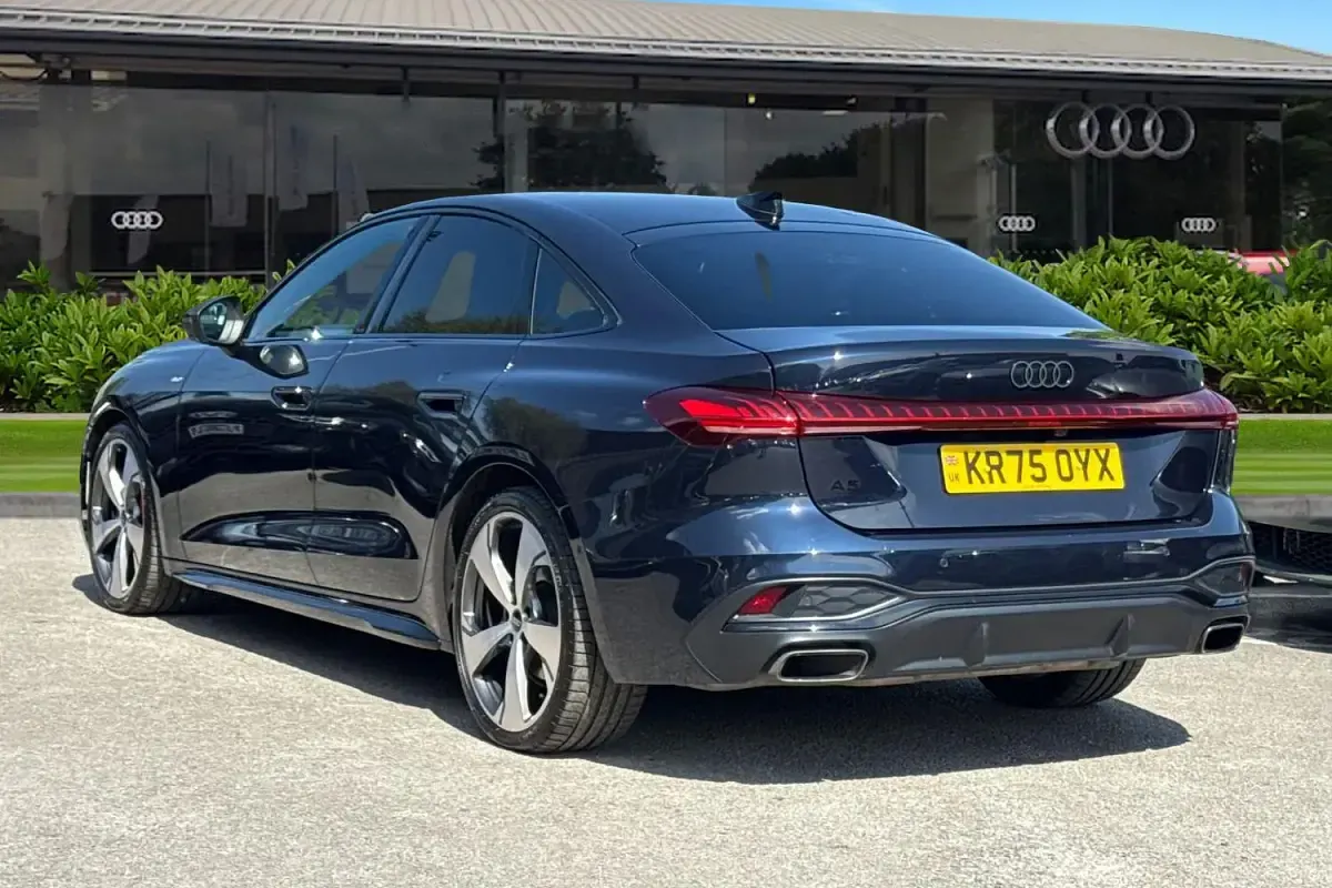 Used Audi A5 Advanced 204 HP (150 kW) 2025 Blue Sedan