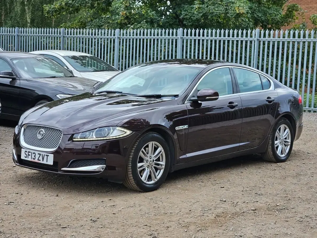 Used Jaguar XF Luxury 163 HP (119 kW) 2013 Red Sedan