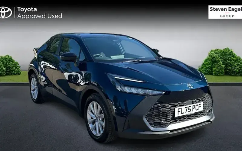 Used Toyota C-HR 140 HP (102 kW) 2025 SUV