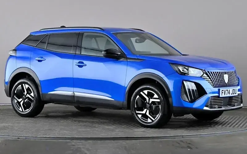 Usado Peugeot 2008 Allure 131 HP (96 kW) 2024 SUV