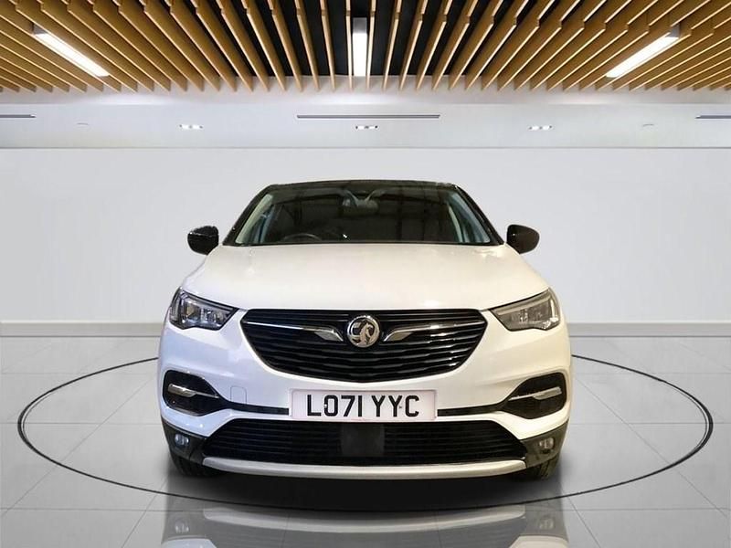 Used Vauxhall Grandland X Edition 130 HP (95 kW) 2022 White SUV