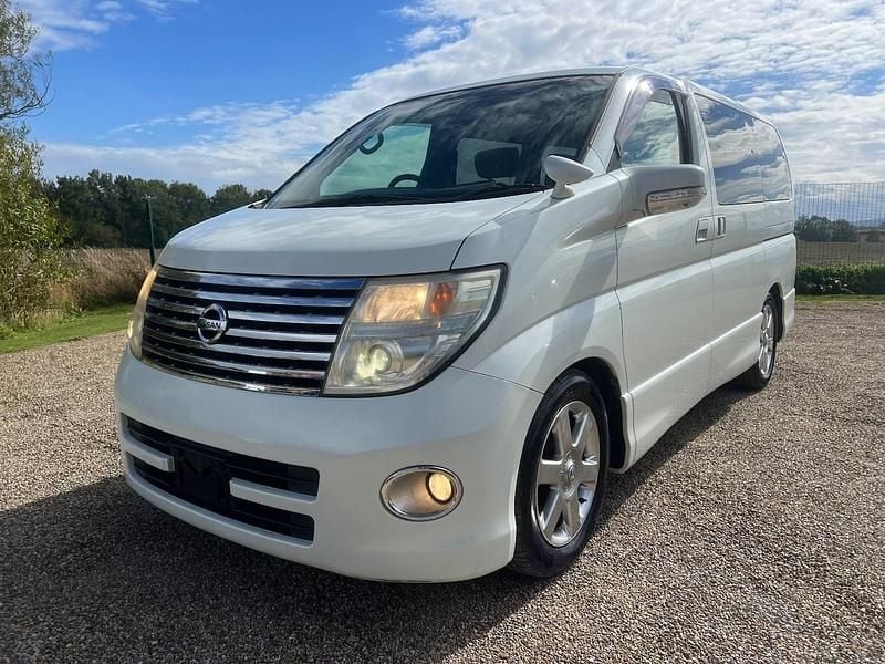 Used Nissan Elgrand 2007 White MPV