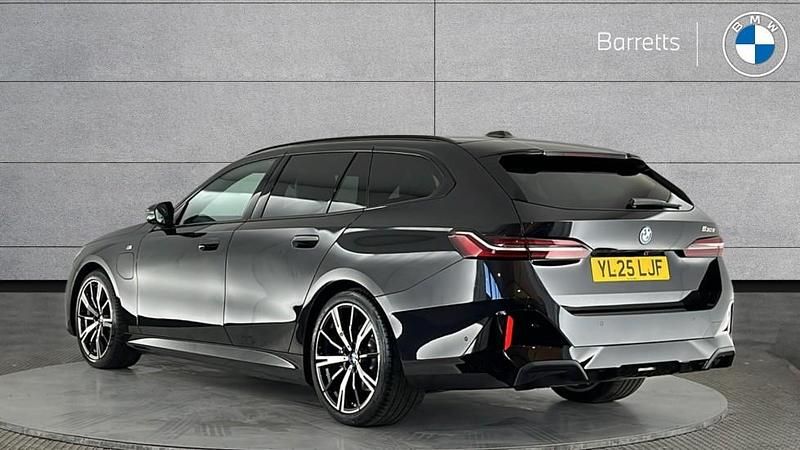 Usado BMW 530e M Sport 299 HP (219 kW) 2025 Preto Carrinha
